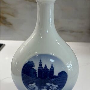 Royal Copenhagen Rosenborg Castle bottle
